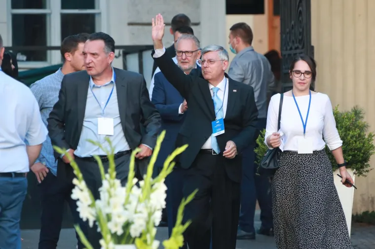 Pogledajte atmosferu u HDZ-u nakon fenomenalnih rezultata izlaznih anketa