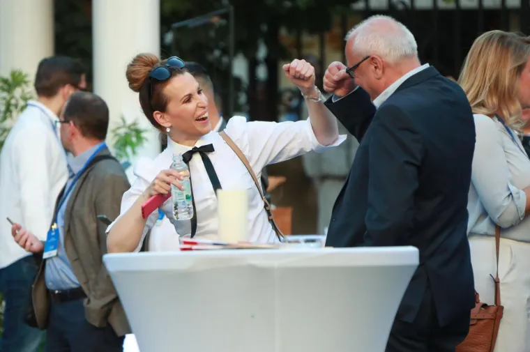 Pogledajte atmosferu u HDZ-u nakon fenomenalnih rezultata izlaznih anketa