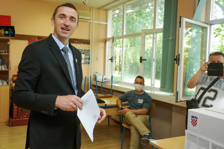 Pogledajte tko je sve od poznatih izašao na parlamentarne izbore