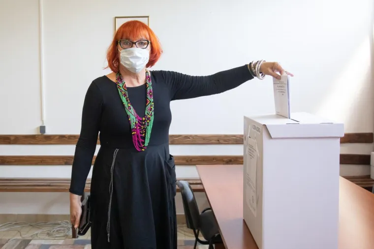 Pogledajte tko je sve od poznatih iza&scaron;ao na parlamentarne izbore