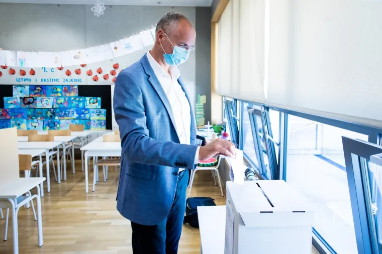 Pogledajte tko je sve od poznatih iza&scaron;ao na parlamentarne izbore