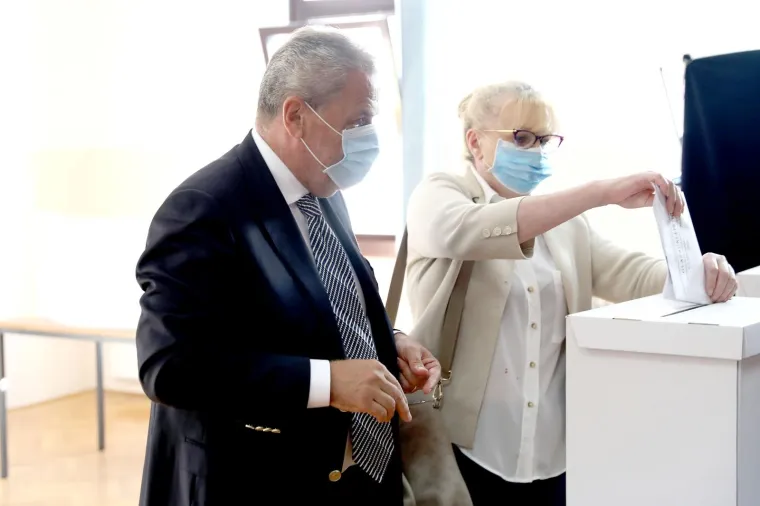 Pogledajte tko je sve od poznatih iza&scaron;ao na parlamentarne izbore