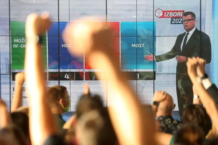 Prvi put na izborima: Pogledajte reakcije koalicije Možemo! nakon izlaznih anketa