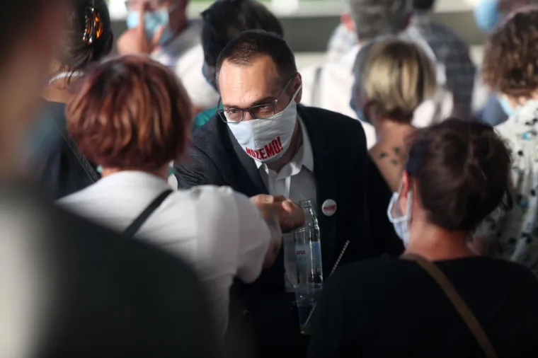 Prvi put na izborima: Pogledajte reakcije koalicije Možemo! nakon izlaznih anketa