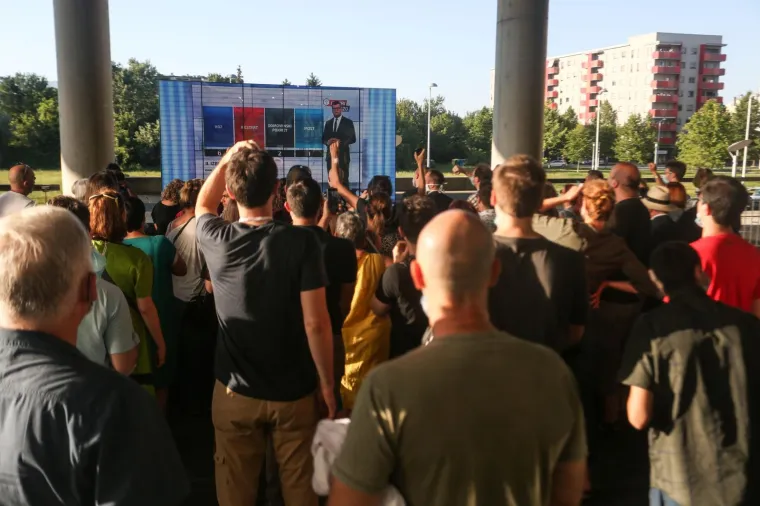 Prvi put na izborima: Pogledajte reakcije koalicije Možemo! nakon izlaznih anketa