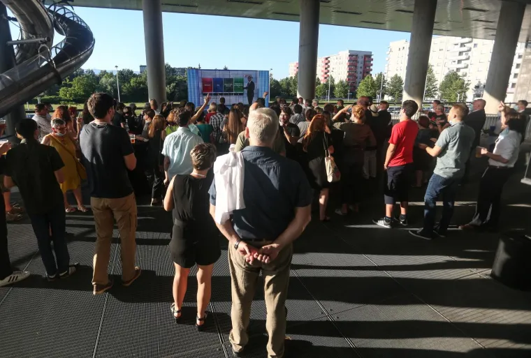 Prvi put na izborima: Pogledajte reakcije koalicije Možemo! nakon izlaznih anketa