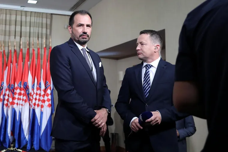 Atmosfera u stožeru Domovinskog pokreta Miroslava &Scaron;kore