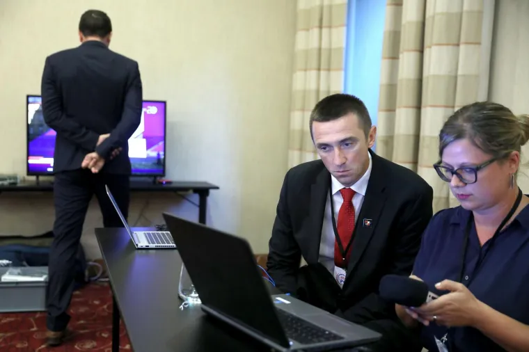 Atmosfera u stožeru Domovinskog pokreta Miroslava &Scaron;kore