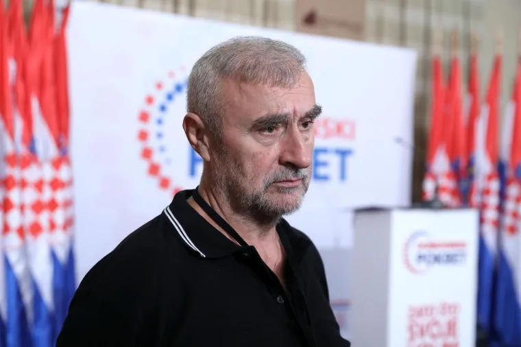 Atmosfera u stožeru Domovinskog pokreta Miroslava &Scaron;kore