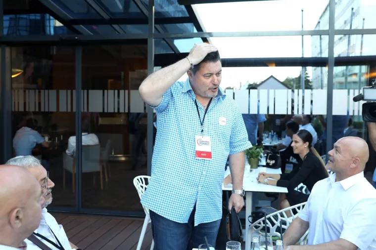 Atmosfera u stožeru Domovinskog pokreta Miroslava &Scaron;kore