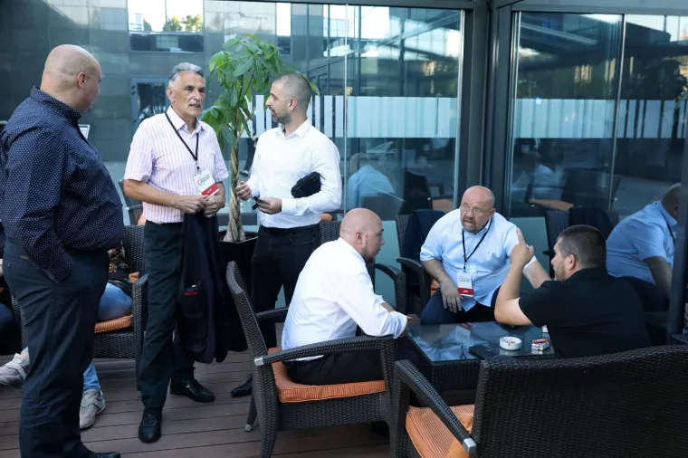 Atmosfera u stožeru Domovinskog pokreta Miroslava &Scaron;kore