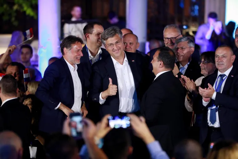 S jedne strane tuga, s druge veselje: Pogledajte raspoloženje u HDZ-u i SDP-u nakon rezultata