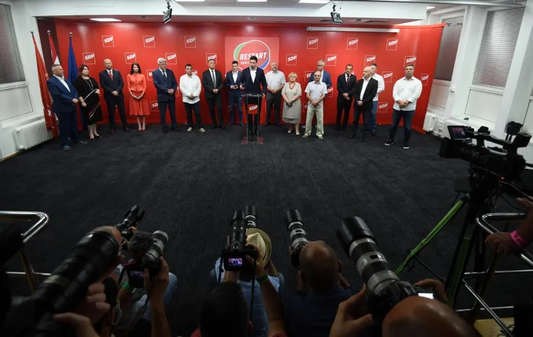 S jedne strane tuga, s druge veselje: Pogledajte raspoloženje u HDZ-u i SDP-u nakon rezultata