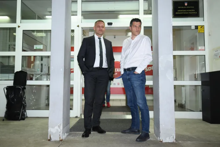 S jedne strane tuga, s druge veselje: Pogledajte raspoloženje u HDZ-u i SDP-u nakon rezultata