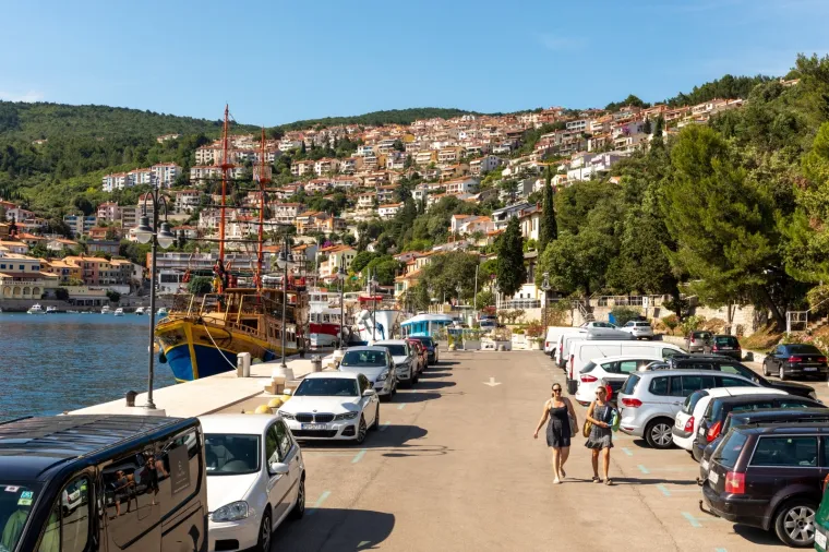 Ima li uopće ljudi? Pogledajte kako izgledaju plaže u Istri tijekom pandemije koronavirusa