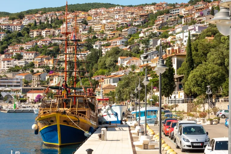 Ima li uopće ljudi? Pogledajte kako izgledaju plaže u Istri tijekom pandemije koronavirusa