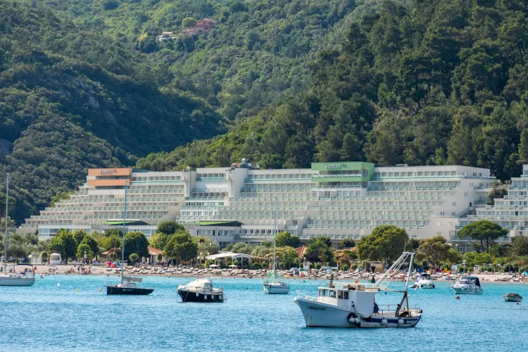 Ima li uopće ljudi? Pogledajte kako izgledaju plaže u Istri tijekom pandemije koronavirusa