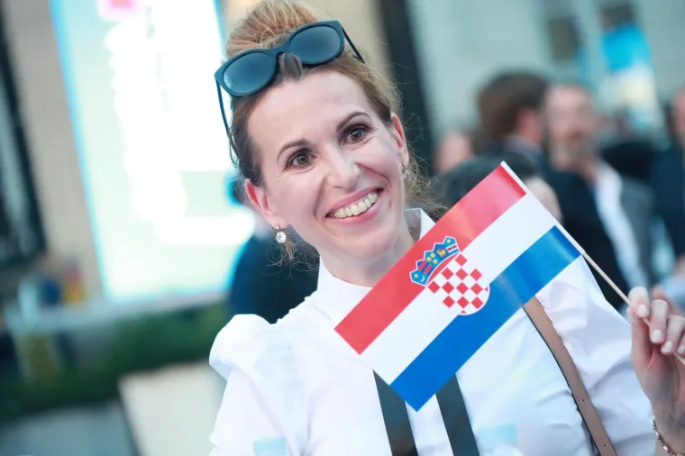 ODU&Scaron;EVLJENJE U HDZ-OVOM STOŽERU:  Ne skidaju osmijeh s lica, Plenković dočekan ovacijama