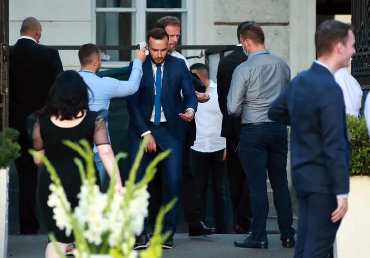 DOLAZAK ČELNIKA HDZ-A U STOŽER: Dobro raspoloženi, a večer tek počinje