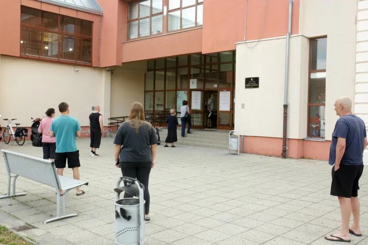 05.07.2020., Osijek - U Hrvatskoj se odrzavaju parlamentarni izbori, biralista su otvorena od 7 sati i biraci biraju 10. saziv Hrvatskog sabora. Photo: Dubravka Petric/PIXSELL