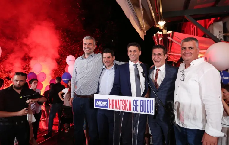 Pogledajte najbolje od izborne noći: Neki su slavili, neki tugovali, a lice SDP-ovke Sabine Glasovac govori sve!