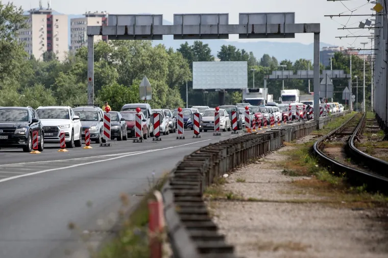 Prometne gužve u Zagrebu: Počela sanacija Mosta mladosti, trajat će godinu dana