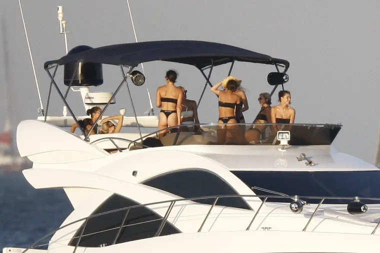 [FOTO] PAPARAZZI U MEKSIKU TAJNO SNIMILI NOVI ZVJEZDANI PAR: Pogledajte &scaron;to su sve radili, tada je do&scaron;la i potvrda nagađanja