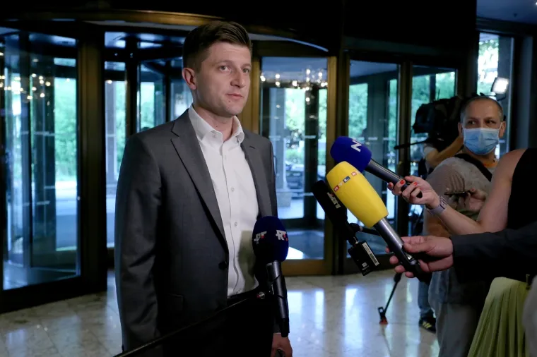 SJEDNICA VRHA HDZ-A: U zagrebački Westin došli premijer, ministri i istaknuti članovi stranke