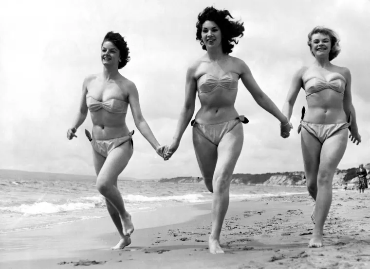 BIKINI NEKAD I SAD - UOČITE RAZLIKU: Tada je pokrivao malo vi&scaron;e kože, ali su se žene itekako imale čime pohvaliti