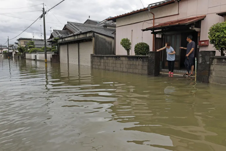 Razorne poplave i odroni zemlje pogodili Japan: Ekipe na terenu rade punom parom