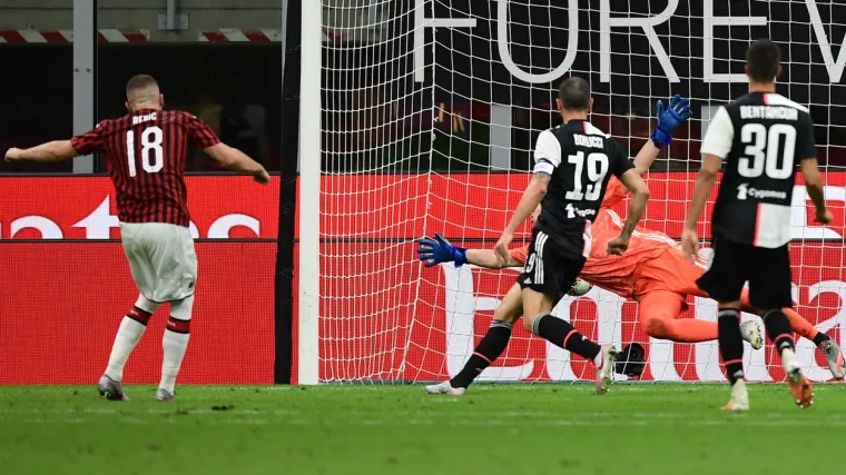 [FOTO] MISLILI STE MENE ZAUSTAVITI, BA&Scaron; STE LUDI?! Rebić je pokazao klasu; Prizori za pamćenje