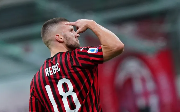 [FOTO] MISLILI STE MENE ZAUSTAVITI, BA&Scaron; STE LUDI?! Rebić je pokazao klasu; Prizori za pamćenje