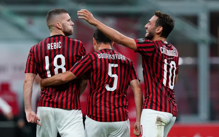 [FOTO] MISLILI STE MENE ZAUSTAVITI, BA&Scaron; STE LUDI?! Rebić je pokazao klasu; Prizori za pamćenje