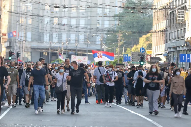 08, jul, 2020, Beograd - Grupa opozicionih lidera i građana krenula je sa platoa  ispred Filozofskog fakulteta ka Skup&scaron;tini Srbije. Foto: Antonio Ahel/ATAImages