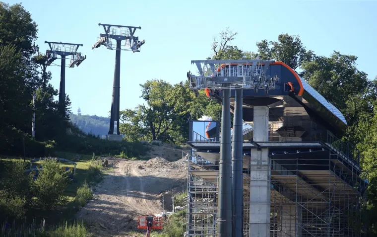 Ni korona, niti potres nisu zaustavili gradnju sljemenske žičare: Pogledajte kako napreduju radovi