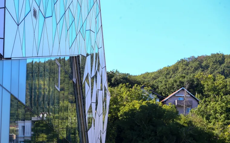 Ni korona, niti potres nisu zaustavili gradnju sljemenske žičare: Pogledajte kako napreduju radovi