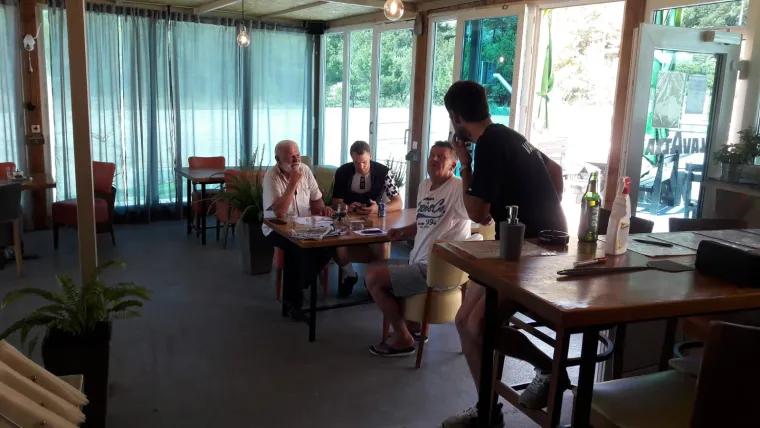 Manuel Neuer u&scaron;etao u lokalni restoran: 'Rekao je da se bavi nogometom i sjedio s nama sat i pol'