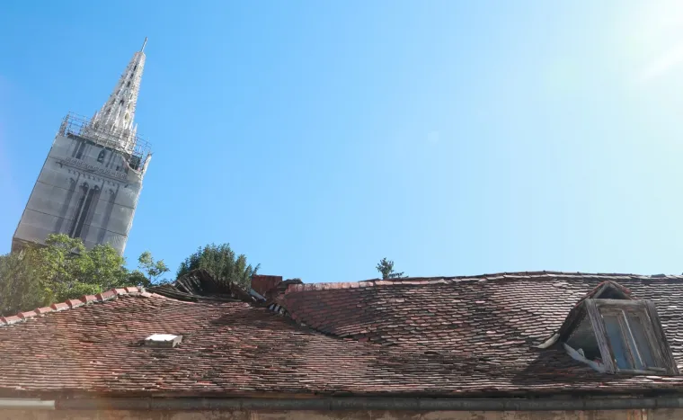 Nastavljena obnova zagrebačke katedrale: Vješti alpinisti saniraju potrganu skelu