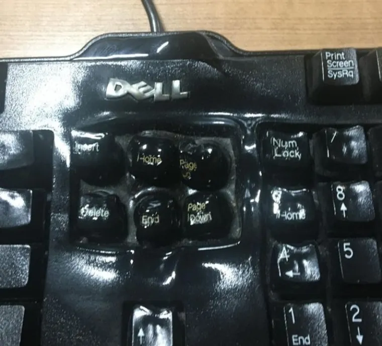 ZNAMO, VRUĆE JE, ALI BAREM SE NE OTAPAJU STVARI OKO NAS: Nakon ovih fotki poželjet ćete sladoled ili hladni tu&scaron;