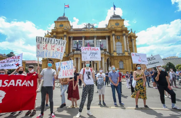 'Filozofski je naš': Inicijativa za Filozofski prošetala Zagrebom i pokazala svoje nezadovoljstvo zbog smjena na Fakultetu