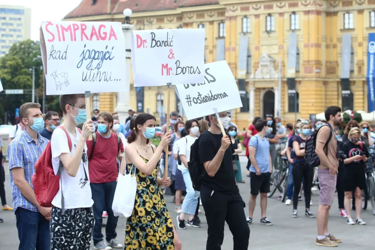 'Filozofski je naš': Inicijativa za Filozofski prošetala Zagrebom i pokazala svoje nezadovoljstvo zbog smjena na Fakultetu