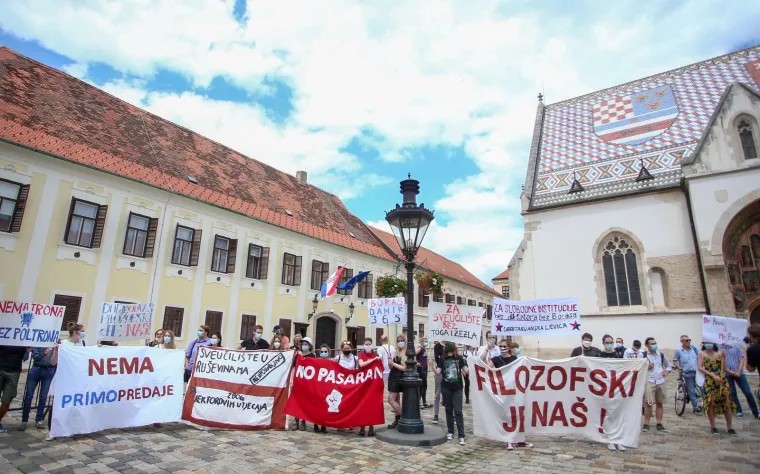 'Filozofski je naš': Inicijativa za Filozofski prošetala Zagrebom i pokazala svoje nezadovoljstvo zbog smjena na Fakultetu