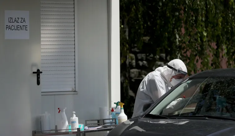 Ovako izgleda drive in testiranje na koronavirus u Nastavnom zavodu 'Dr. Andrija &Scaron;tampar'