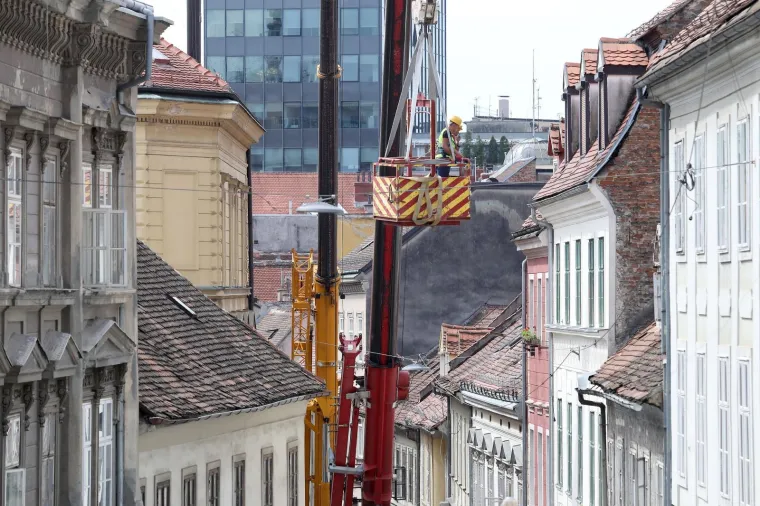 Dizalice caruju srcem Zagreba: Počela sanacija Radićeve ulice od posljedica potresa