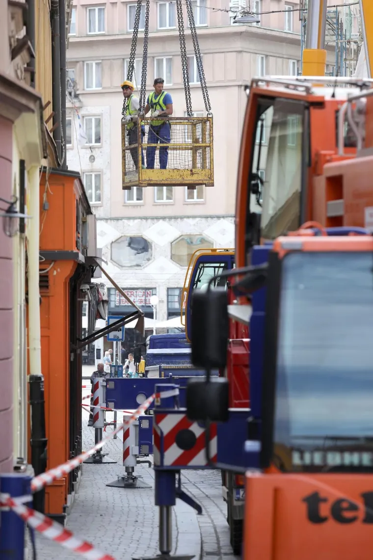Dizalice caruju srcem Zagreba: Počela sanacija Radićeve ulice od posljedica potresa