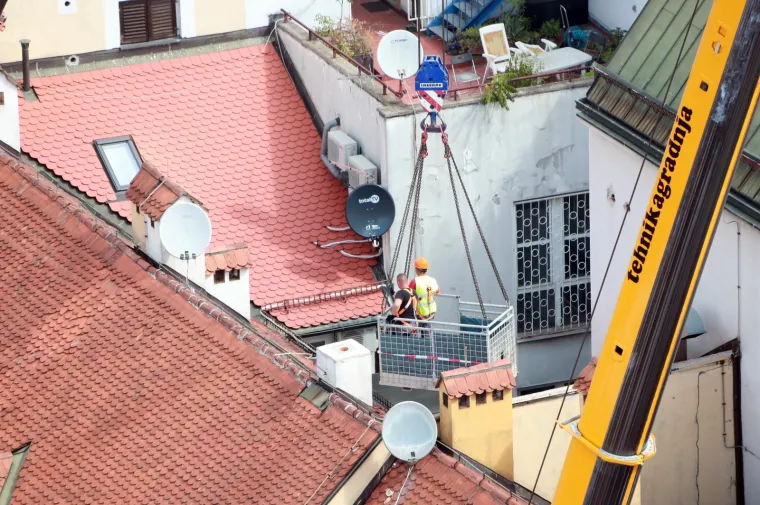 Dizalice caruju srcem Zagreba: Počela sanacija Radićeve ulice od posljedica potresa