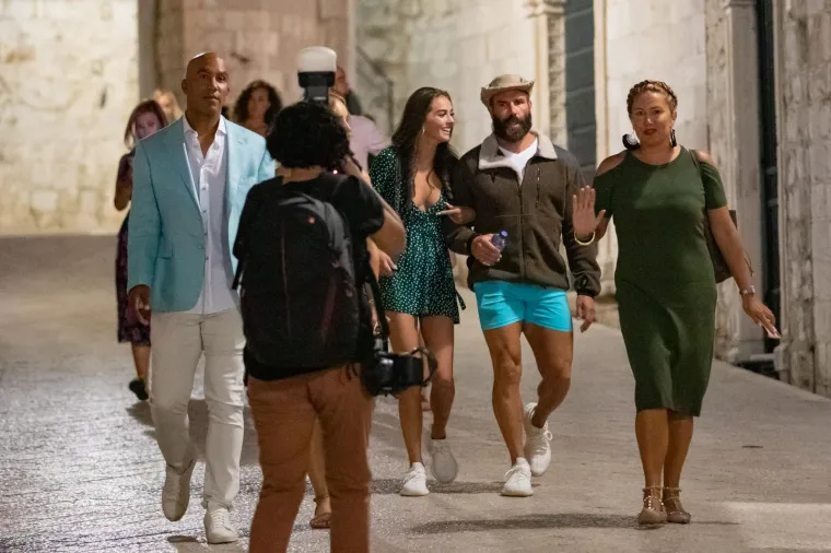 BILZERIAN SA SVOJOM SVITOM UPLOVIO U DUBROVNIK: Veselo društvo proslavilo zaruke prijatelja raskošnim vatrometom
