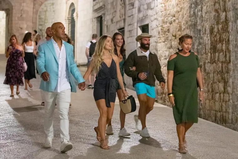 BILZERIAN SA SVOJOM SVITOM UPLOVIO U DUBROVNIK: Veselo dru&scaron;tvo proslavilo zaruke prijatelja rasko&scaron;nim vatrometom