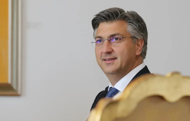 Predsjednik HDZ-a stigao na Pantovčak: Milanović se htio rukovati, Plenković mu pružio lakat