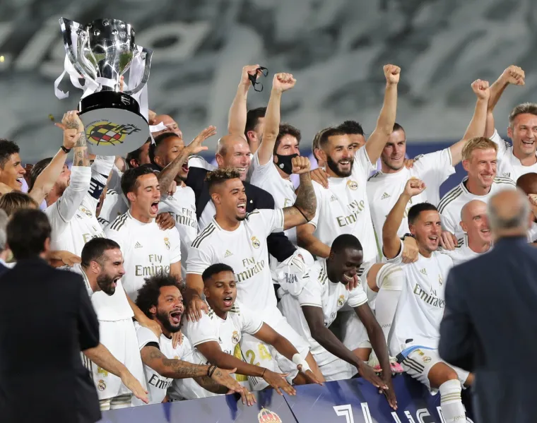 Nogometa&scaron;i Real Madrida osvojili su naslov prvaka &Scaron;panjolske nakon &scaron;to su u predzadnjem kolu Primere pobijedili u Madridu Villareal s 2-1, uz asistenciju za prvi gol Reala Luke Modrića.
Foto: Profimedia